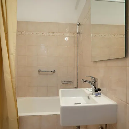 Grapevine Apartment