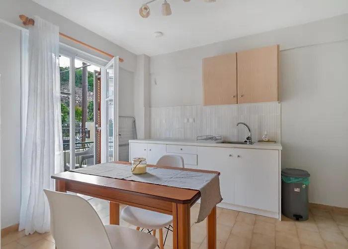 Апартаменты Grapevine Порос