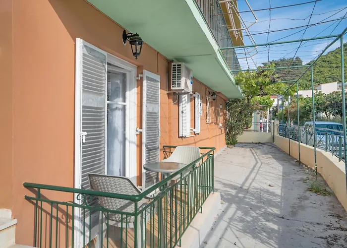 Апартаменты Grapevine Порос